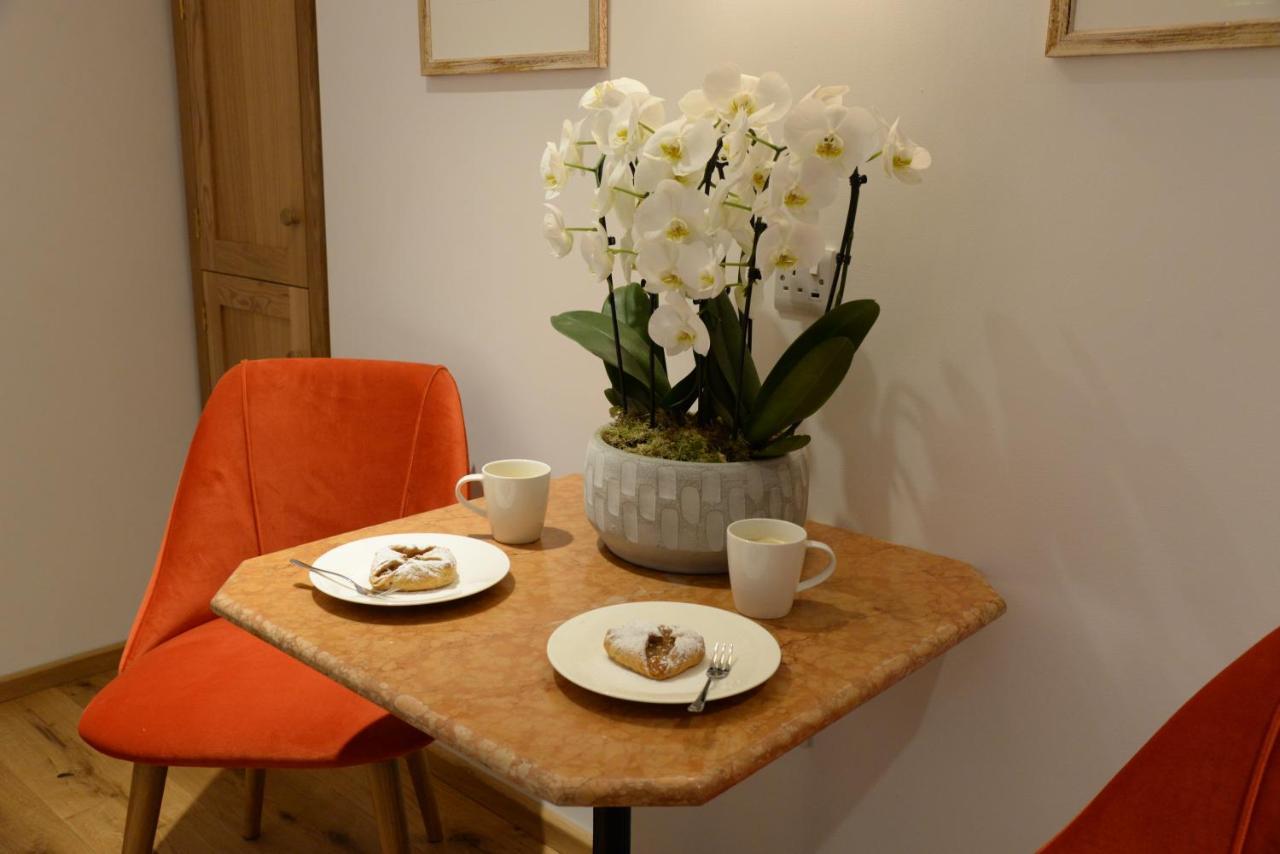 Thatchcombe B&B Уонтейдж Экстерьер фото